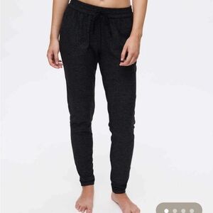 OV Woman’s Cloud knit pants